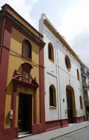 Fachada exterior de la Real Iglesia de San Gregorio Magno en Sevilla