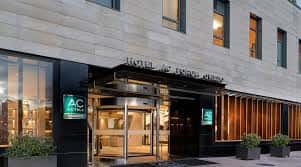 Entrada principal y acceso al hotel