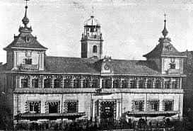 Imagen histórica de las antiguas casas consistoriales de Valladolid