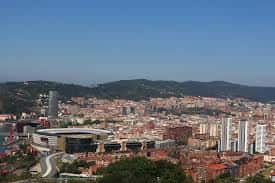 Vista panorámica de Bilbao con el estadio San Mamés desde el Monte Kobetamendi