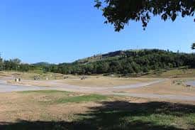 Explanada y áreas recreativas en el parque del Monte Kobetamendi