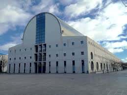 Fachada exterior del edificio de la biblioteca de la Universidad Pública de Navarra