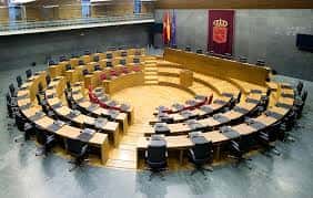 Hemiciclo o salón de plenos del Parlamento de Navarra
