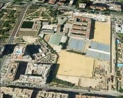 Vista aérea del campus del Colegio Portaceli en Sevilla, mostrando edificios y zonas deportivas