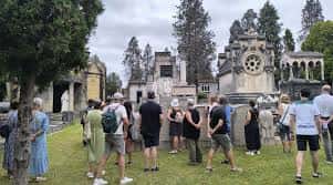 Visita guiada entre mausoleos históricos y esculturas funerarias en el Cementerio de Bilbao