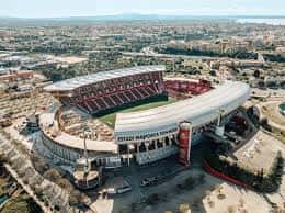Vista aérea del Estadi Mallorca Son Moix mostrando su estructura y alrededores