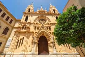 Fachada exterior de la Iglesia del Sagrado Corazón en Málaga