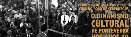 Escena histórica en blanco y negro de un evento cultural en la Casa do Pobo de Cerponzóns, con público y oradores en el escenario