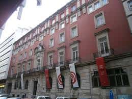 Fachada principal del edificio de la Real Academia de Medicina de Galicia en A Coruña