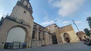 Vista exterior de la Plaza de Santa María con la Catedral al fondo