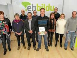 Grupo de dinamizadores de EH Bildu presentando equipo en Vitoria-Gasteiz