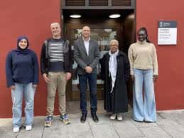 Reunión de representantes en la sede de EH Bildu en Vitoria-Gasteiz