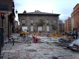Vista de la Plaza de Santo Domingo durante obras de renovación urbana