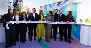 Ceremonia de inauguración con corte de cinta en el centro de Málaga