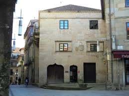 Fachada lateral de la Parroquia del Buen Pastor en Pontevedra