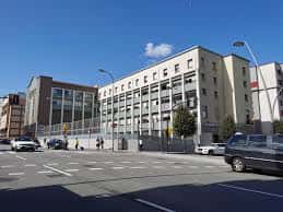 Vista exterior del edificio principal del Colegio Corazón de María en Gijón