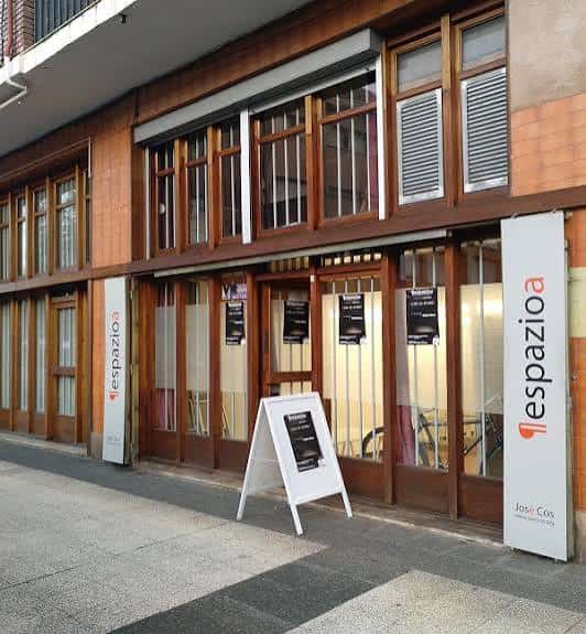 Fachada exterior del espacio cultural Espazioa en Vitoria