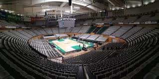 Vista panorámica del interior del Pabellón Olímpico de Badalona con pista de baloncesto y gradas vacías
