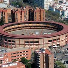 Vista aérea de la Plaza de Toros de Los Califas desde el nivel del edificio