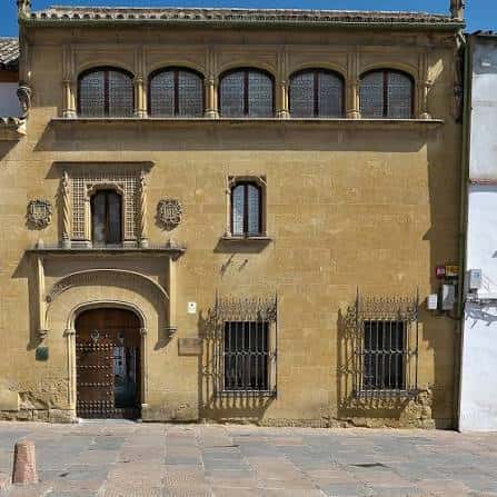 Fachada principal del Museo de Bellas Artes de Córdoba con su arquitectura histórica