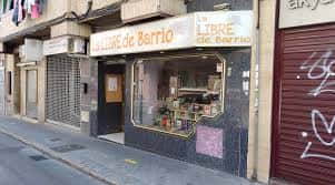Vista exterior de la fachada de La Libre de Barrio en Leganés