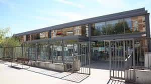 Vista exterior de la Biblioteca Municipal Fernando de los Ríos en Fuenlabrada