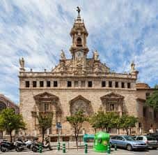 Fachada principal de la Iglesia de los Santos Juanes en Valencia