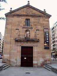 Fachada de la Iglesia de Santa María del Monte Carmelo en la Plaza de Carmelitas