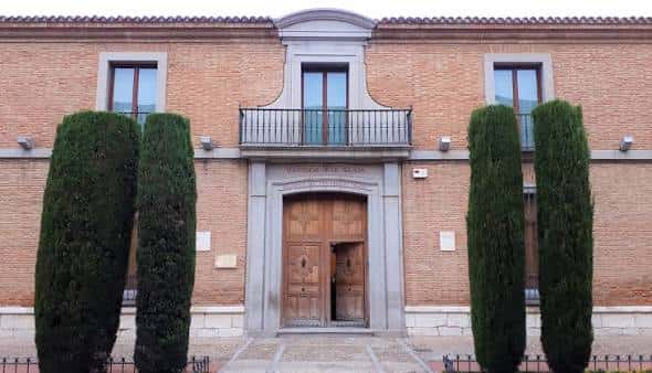 Fachada principal del edificio de los Archivos del Movimiento Obrero