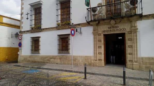 Entrada principal del Museo Arqueológico Municipal de Jerez