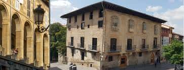 Fachada del Palacio Maturana-Verástegui con detalles arquitectónicos