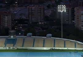 Detalle de las gradas y la pista de atletismo del estadio Joaquín Villar