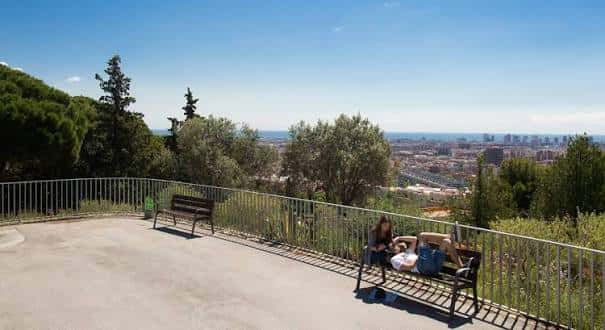 Mirador con vistas panorámicas de Barcelona y el mar