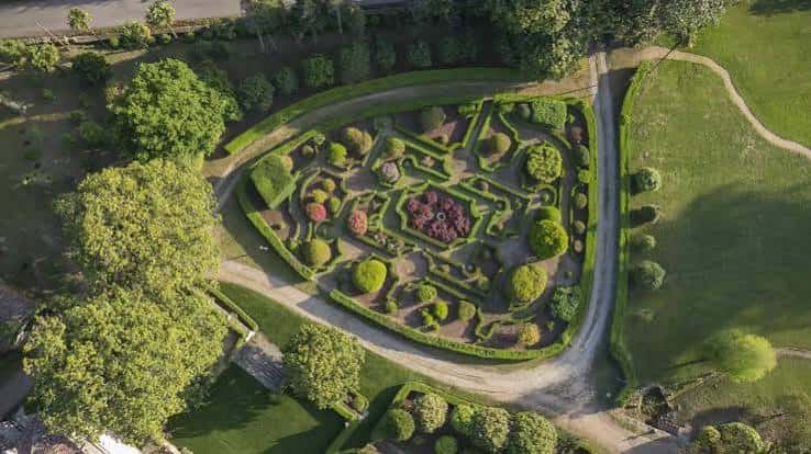 Vista aérea de los jardines geométricos del Pazo de Rubianes