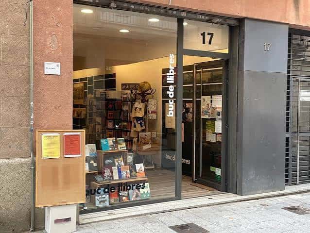 Fachada exterior de la librería Buc de Llibres en Mataró