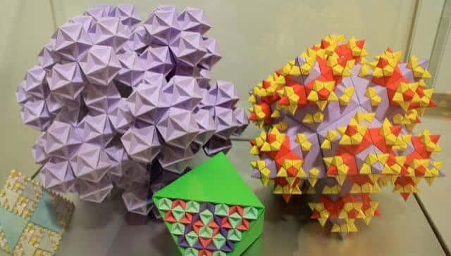 Modelos geométricos de origami en exhibición