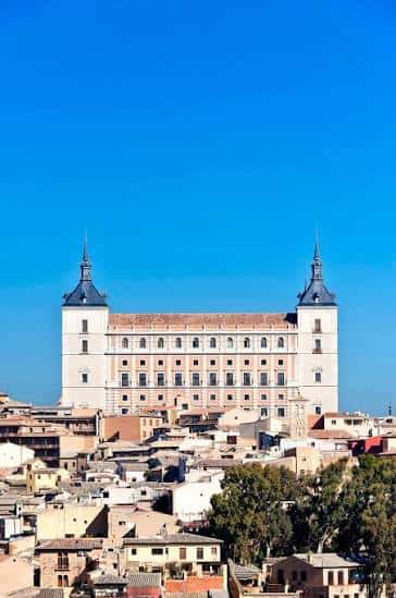 Fachada exterior del Alcázar de Toledo, sede de la Biblioteca de Castilla-La Mancha