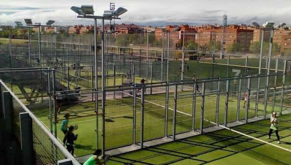 Canchas de pádel al aire libre en la Ciudad Deportiva Valdelasfuentes