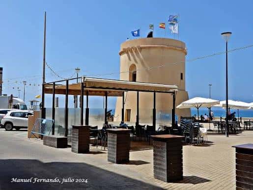 Torre de Balerma con terraza y vistas al mar