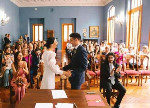 Ceremonia de boda civil en el interior de Les Cavallerisses