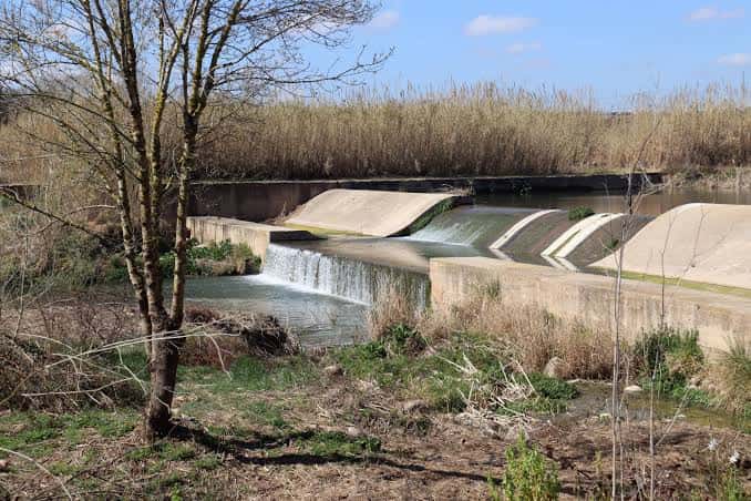 Vista panorámica de la Resclosa de Sant Salvador con el río Francolí y vegetación ribereña