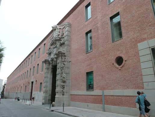 Fachada exterior del Museo de Arte Contemporáneo en Conde Duque