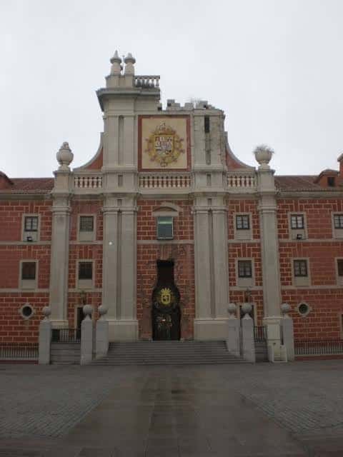 Entrada principal del edificio del Museo de Arte Contemporáneo