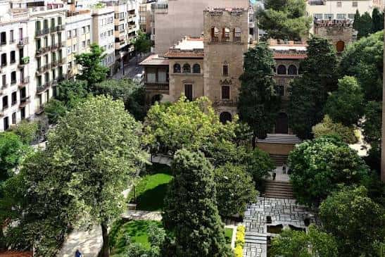 Vista aérea del jardín y del Palacio del Marqués de Alella