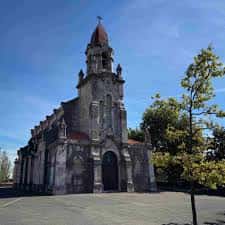 Fachada principal de la iglesia de San Pedro de los Arcos