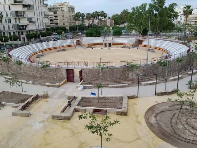 Vista aérea de la Plaza de Toros de Orihuela tras su rehabilitación, con gradas renovadas y espacio central listo para eventos
