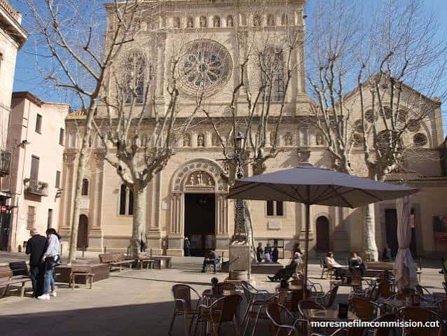 Vista frontal de la Catedral de Santa María con su fachada gótica y rosetón central