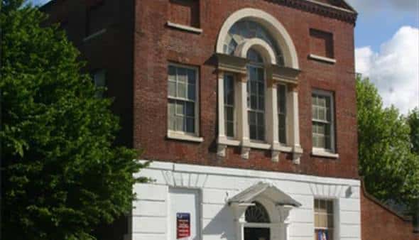 Fachada exterior del edificio del teatro en Portsmouth
