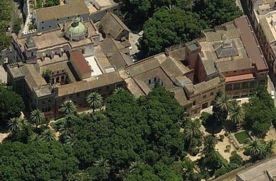 Vista aérea del complejo del Palacio de Orleans-Borbón y sus jardines