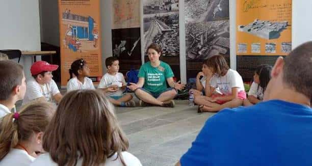 Actividad educativa en el interior del Centro de la Playa